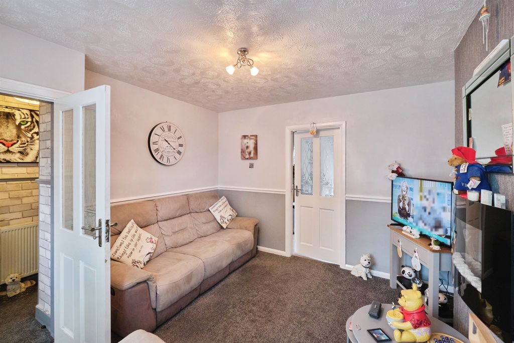 Property photo 3 of 16