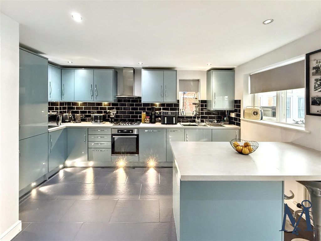 Property photo 3 of 21 Kitchen Diner