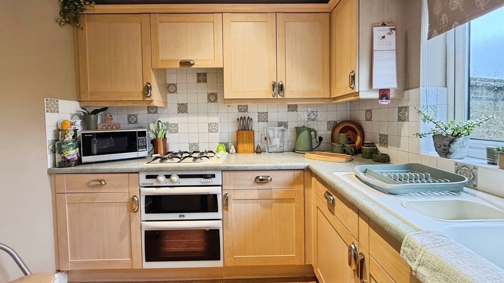 Property photo 3 of 14 Kitchen