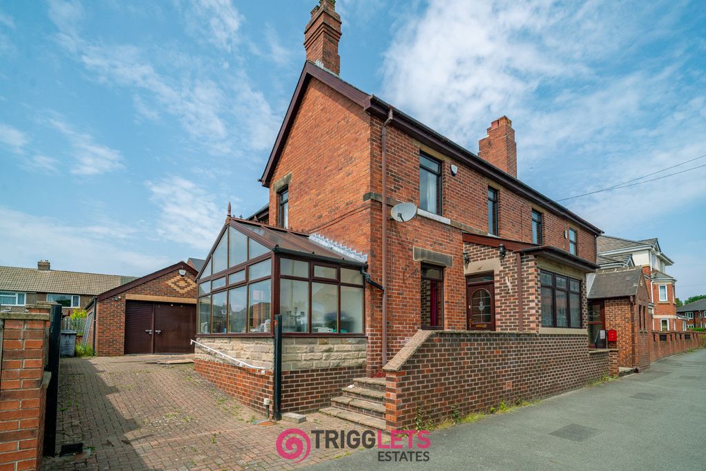 Property photo 2 of 29