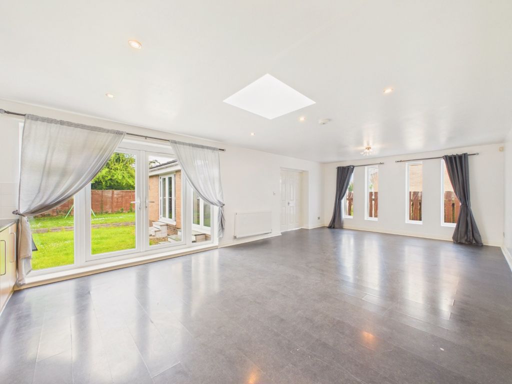 Property photo 2 of 21 5215194