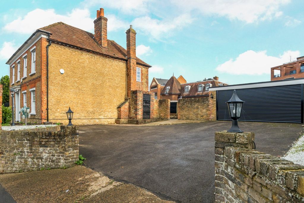 Additional image 5 of 4 bed detached house for saleGodalming, Surrey GU7