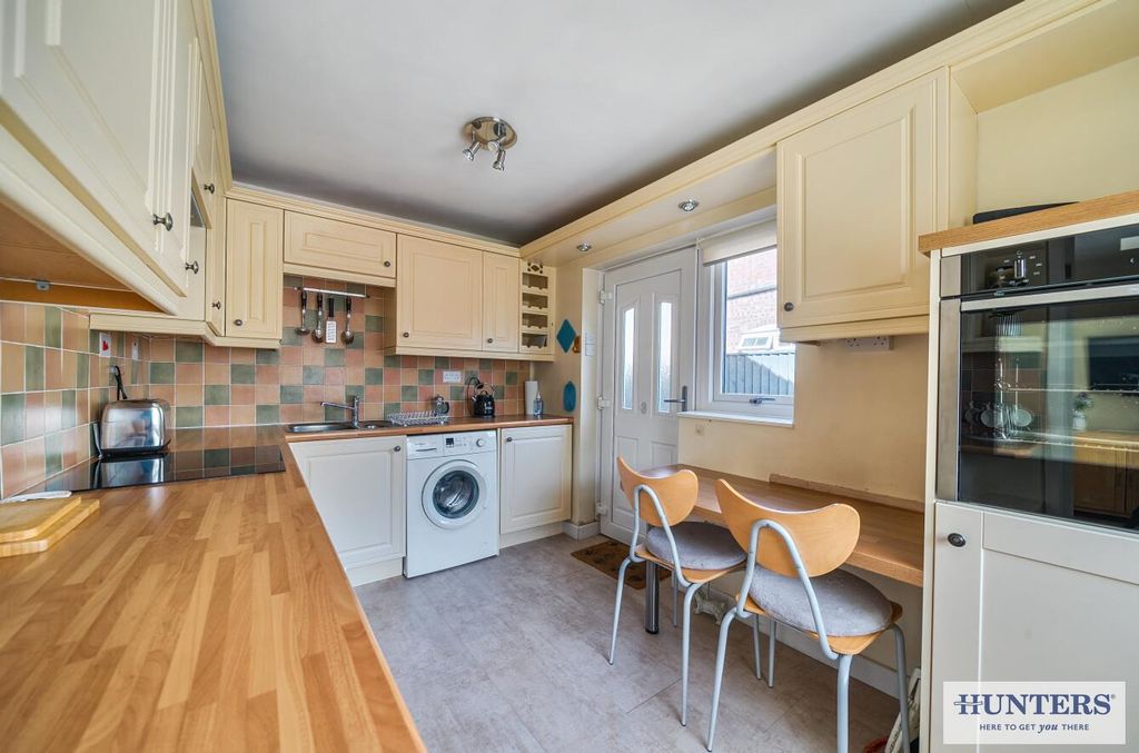 Property photo 3 of 19 B8222472-0Eda-4B5E-B874-55c127A48A3B.Jpg