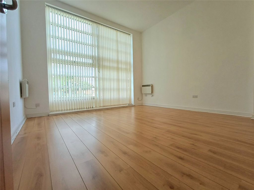 Property photo 3 of 9 Picture No. 12