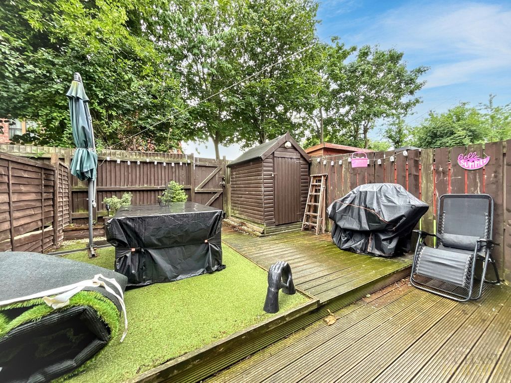 Property photo 3 of 17