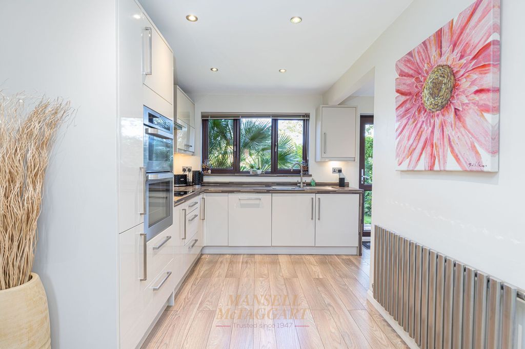 Property photo 3 of 22