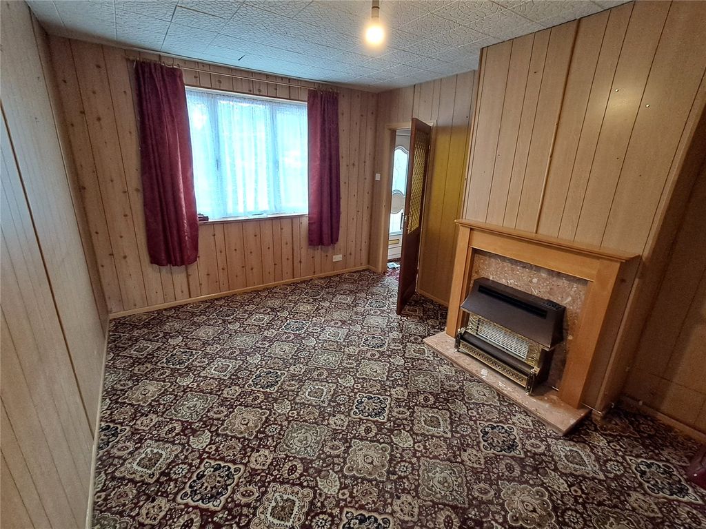 Property photo 2 of 15 Lounge