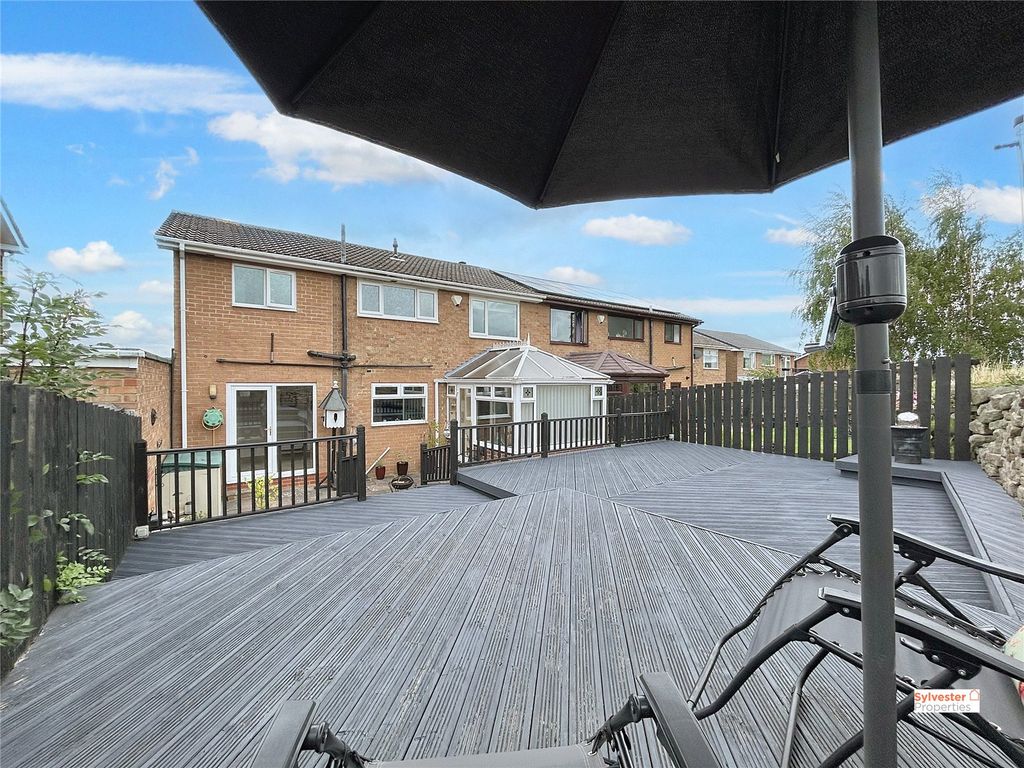 Property photo 1 of 33 Picture No. 15