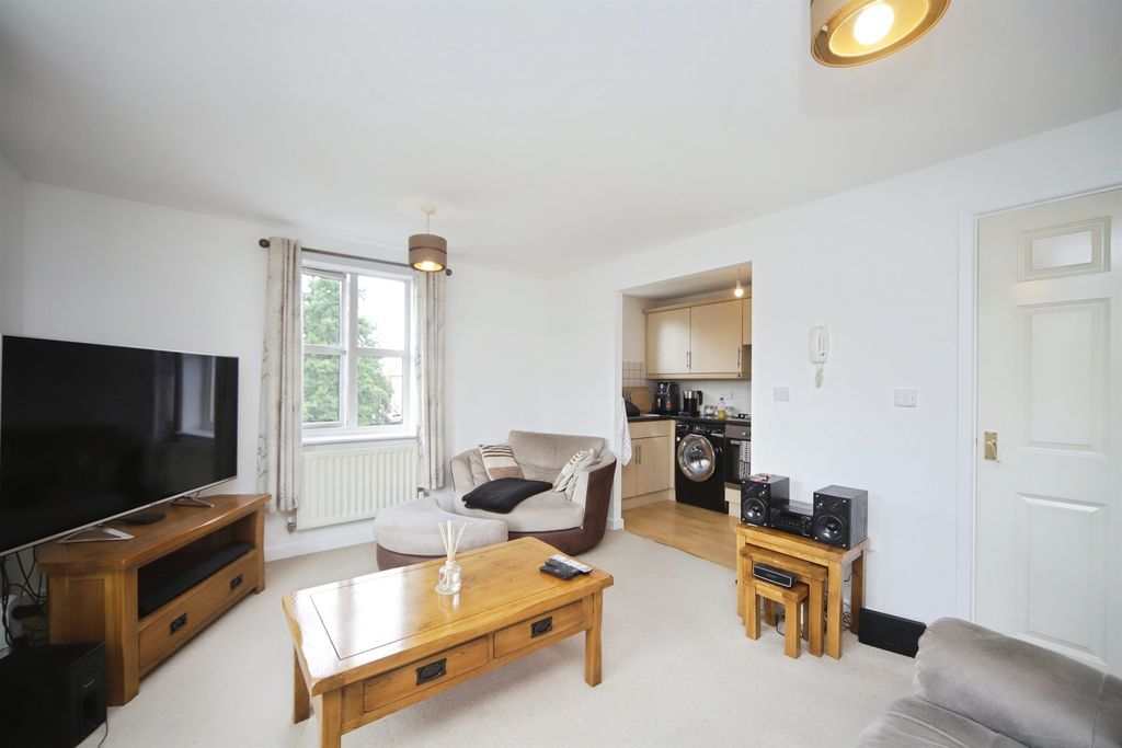 Property photo 2 of 13