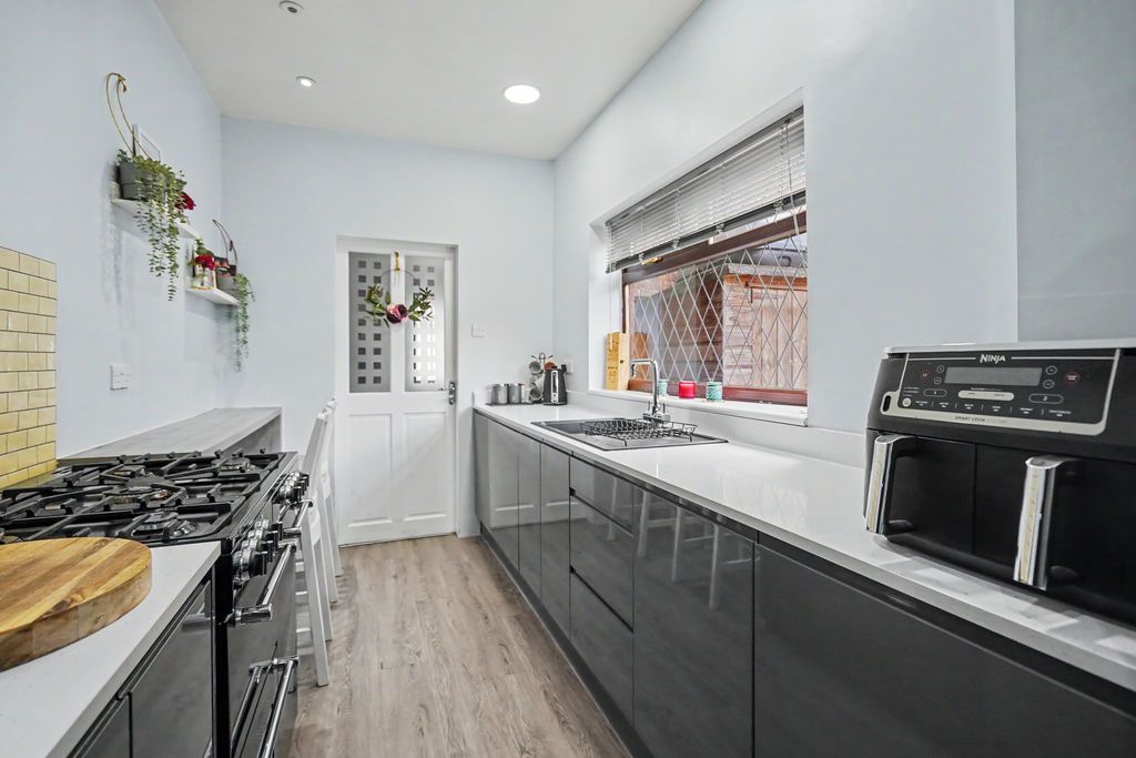 Property photo 3 of 22 Photo 23