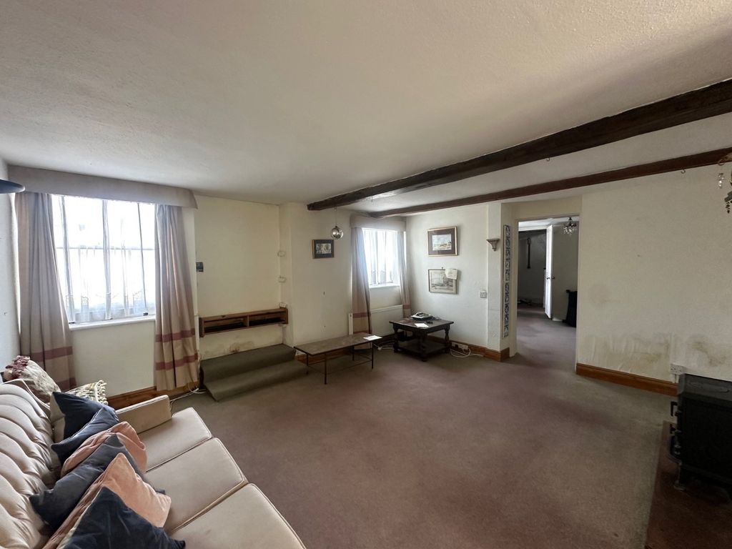Property photo 2 of 16 Picture No. 27