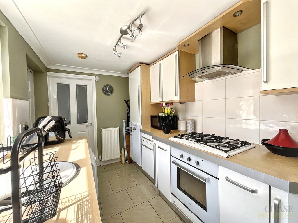 Property photo 3 of 18