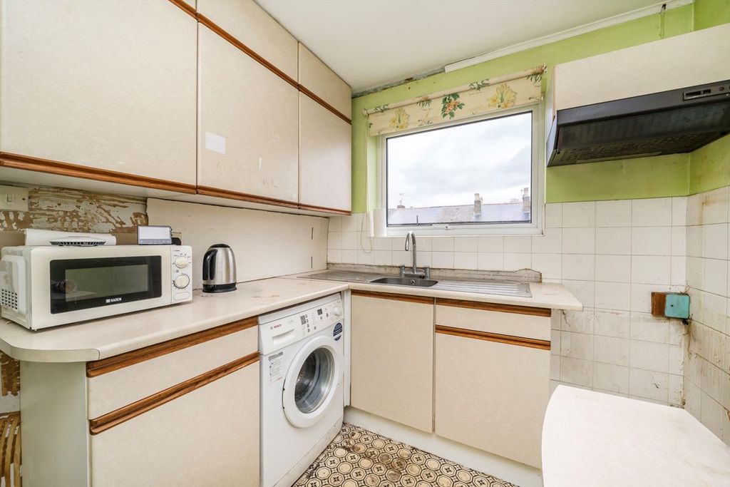 Property photo 3 of 4