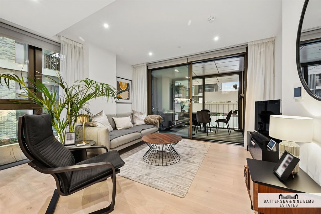 Property photo 2 of 26