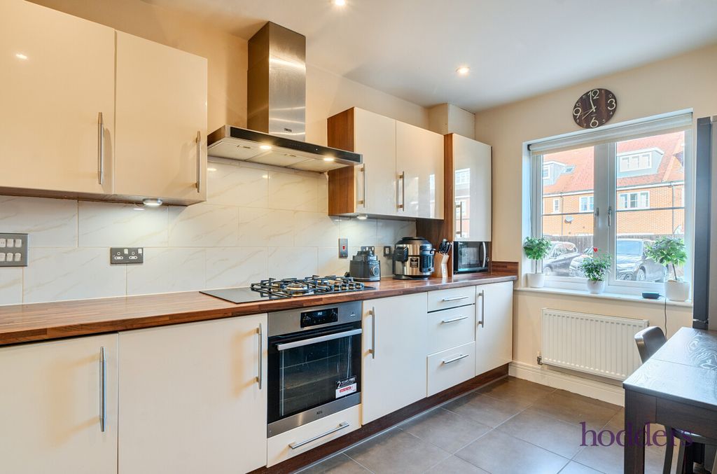 Property photo 3 of 21 7936809d-5Ecc-4F5...