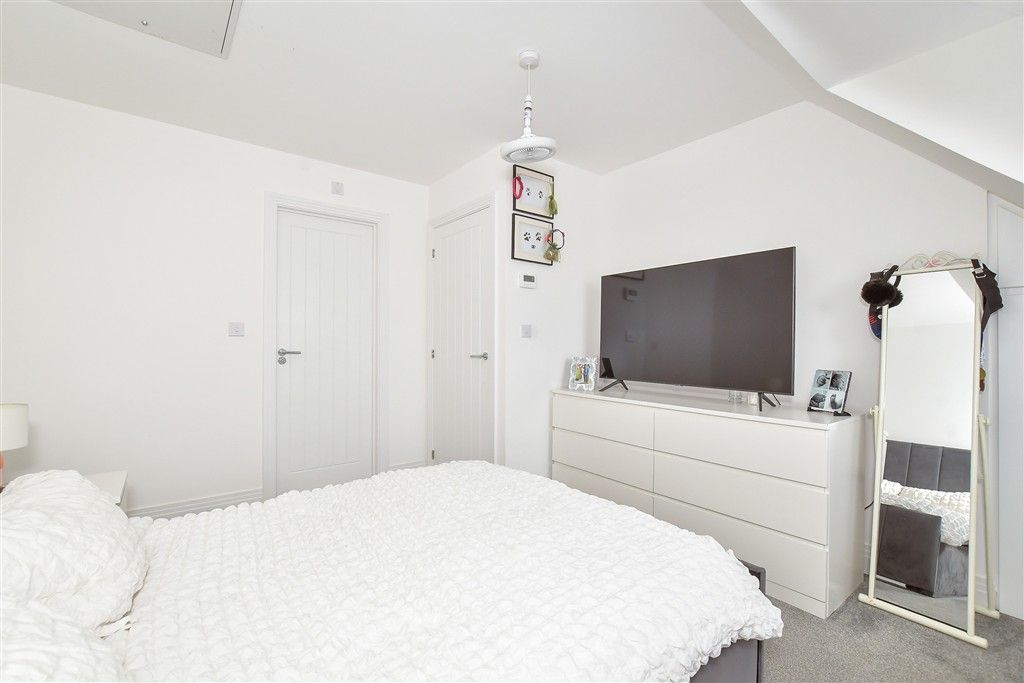 Property photo 2 of 15 Bedroom 1