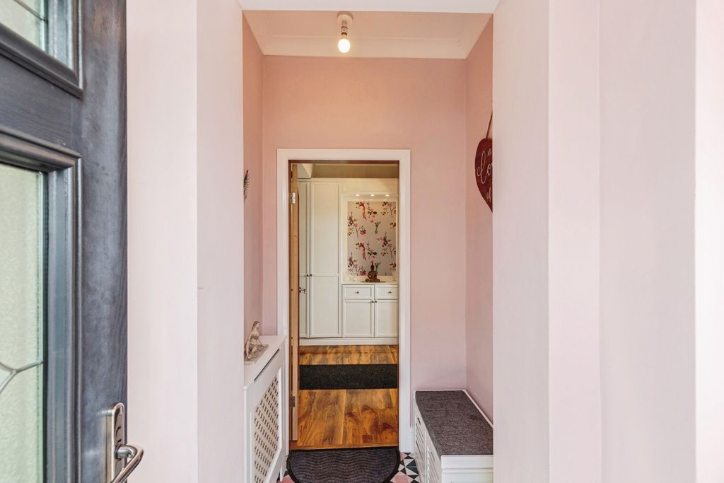Property photo 2 of 21 Pbox-Img.Jpg