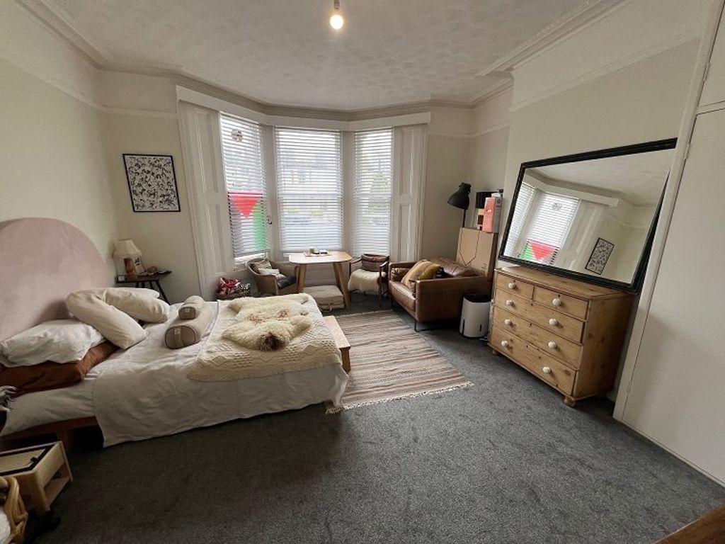 Property photo 3 of 4