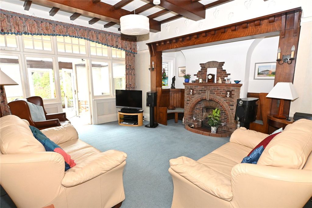 Property photo 2 of 33 Picture No. 25