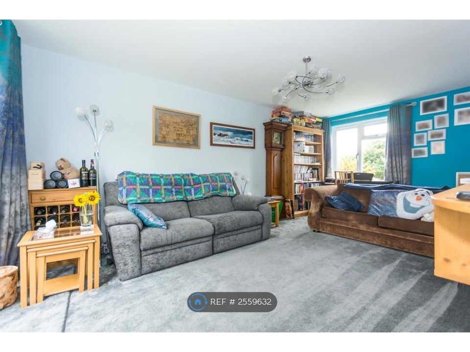 Property photo 2 of 11