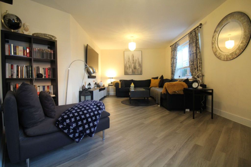 Property photo 3 of 15 Img_5303