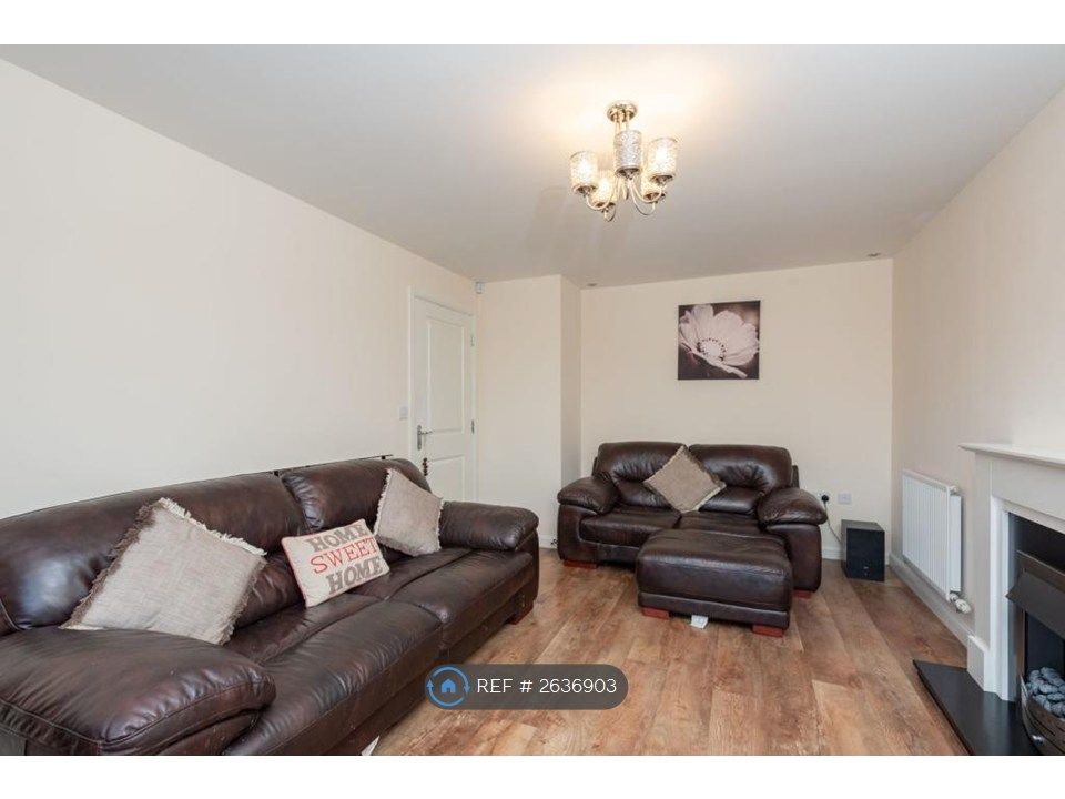 Property photo 3 of 21 Lounge 1