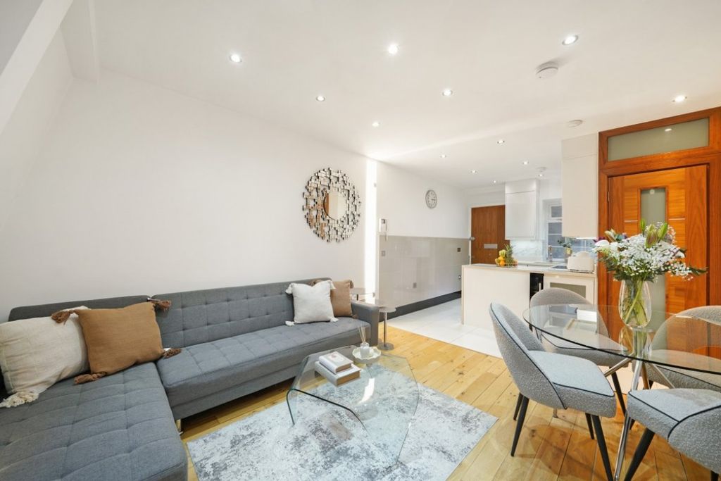 Property photo 1 of 21