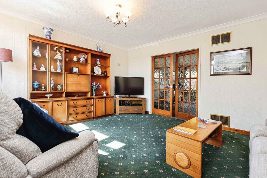 Property photo 2 of 16 Photo