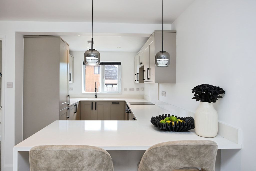 Property photo 2 of 15 Pbox-Img.Jpg