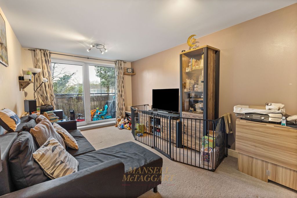 Property photo 3 of 13