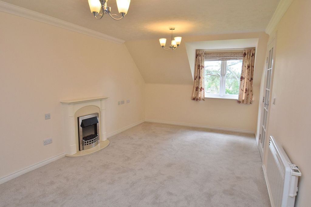 Property photo 2 of 12