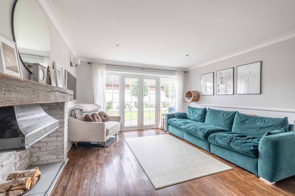 Property photo 3 of 19