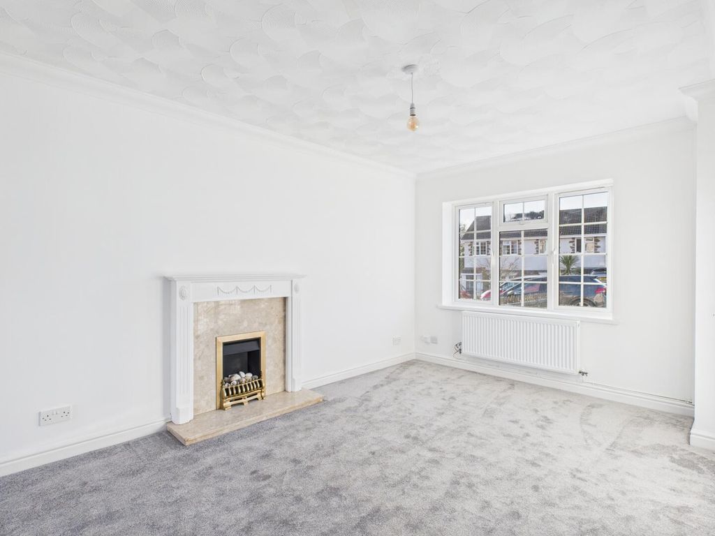 Property photo 2 of 14 Living Room