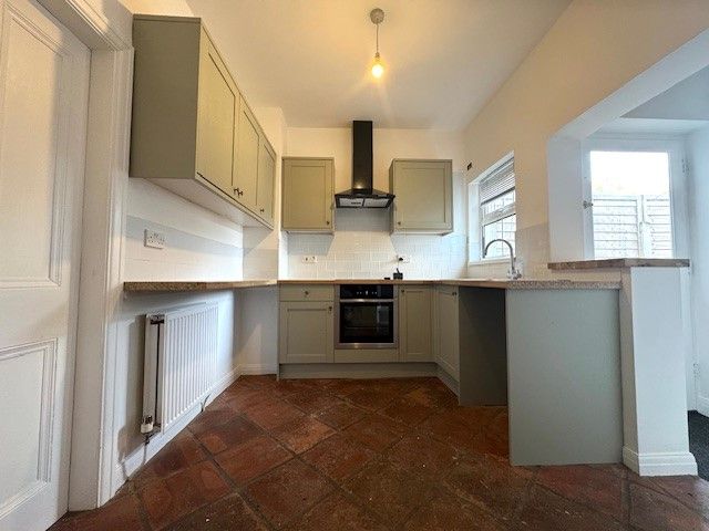 Property photo 2 of 7 Kitchen