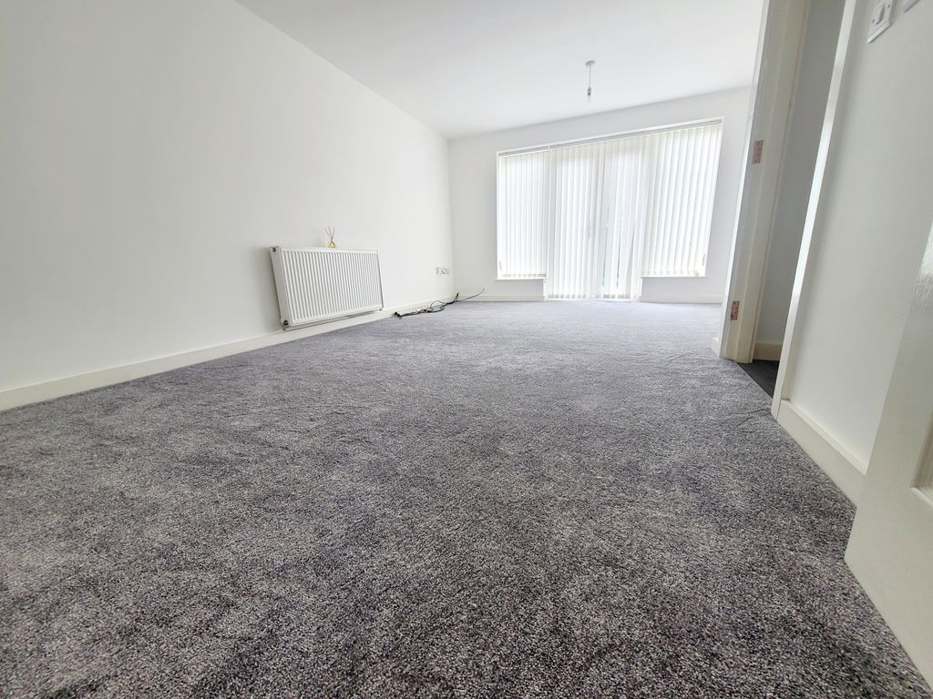 Property photo 3 of 9 Lounge