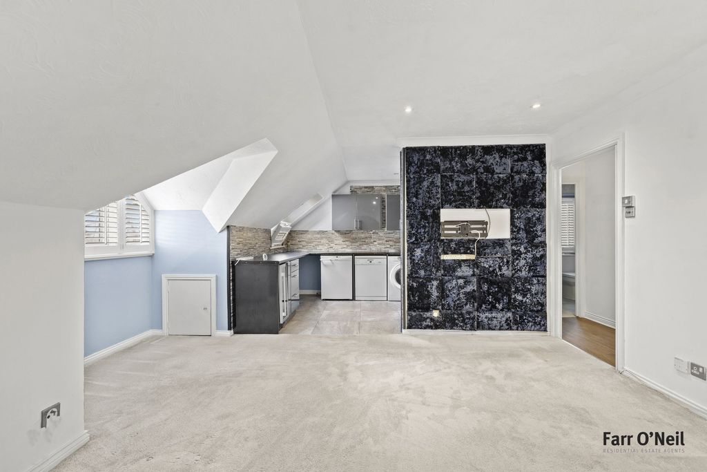 Property photo 2 of 18 Photo 8