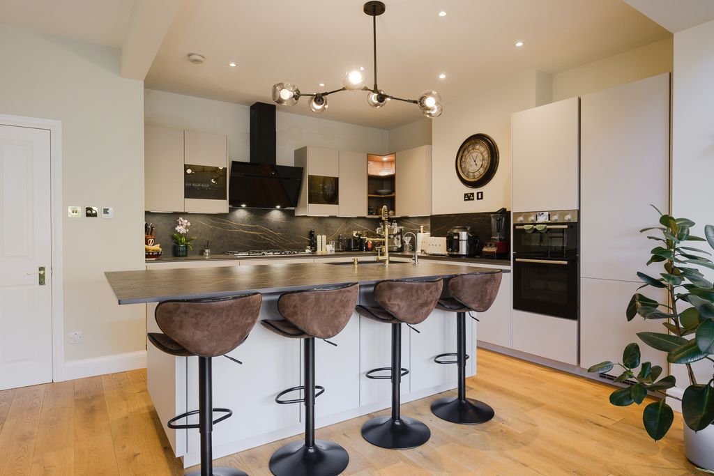 Property photo 1 of 17 Picture No. 05