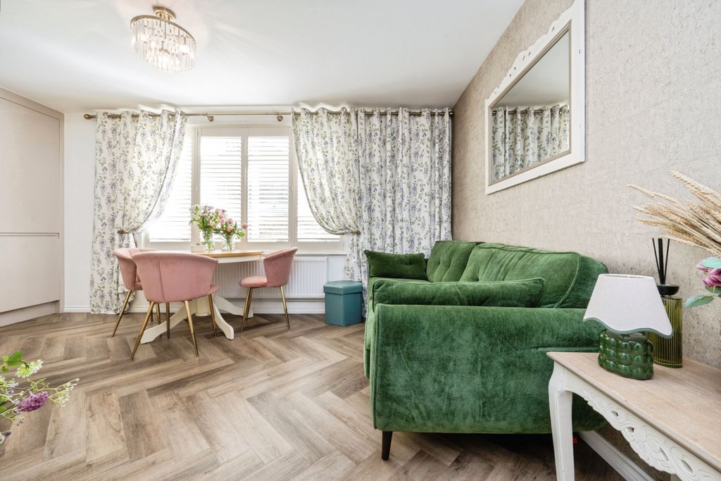 Additional image 6 of 2 bed flat for saleSpoondell, Dunstable LU6