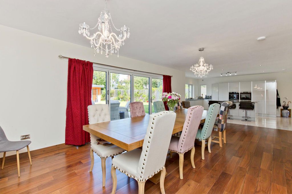 Property photo 2 of 35 Image