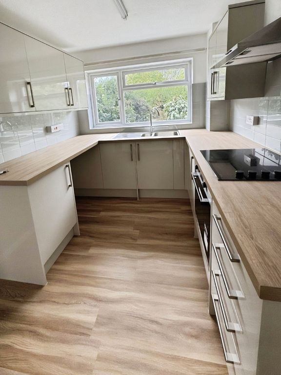 Property photo 2 of 5 Pbox-Kitchen-335808.Jpg