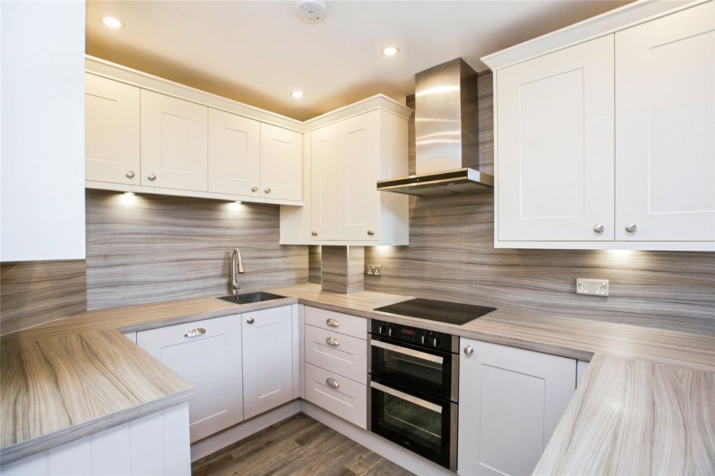 Property photo 3 of 24 Kitchen