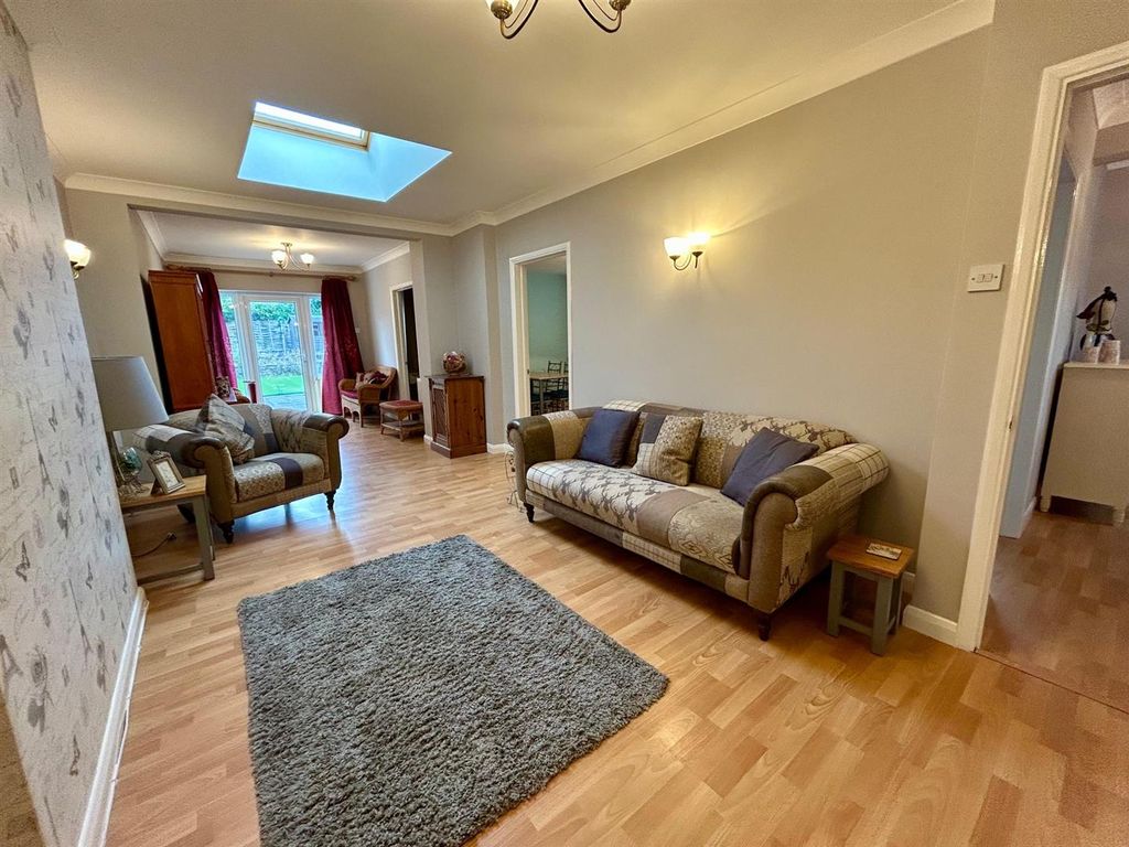 Property photo 3 of 11 953Dea48-Fb26-44d9-B980-c58Ca632Fa86.Jpg