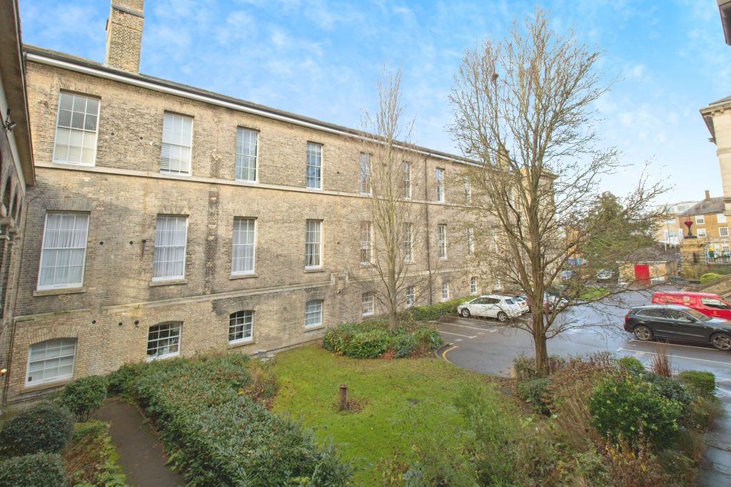Property photo 1 of 17 Photography