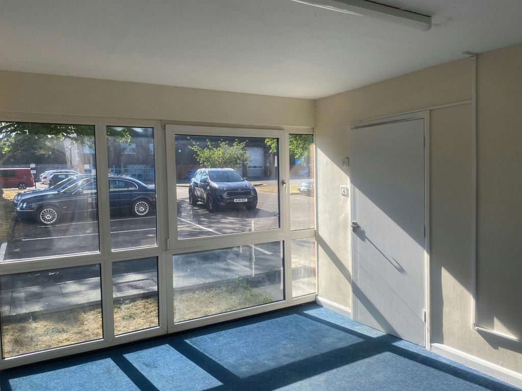 Property photo 3 of 5 3250C10 Int Off.Jpg