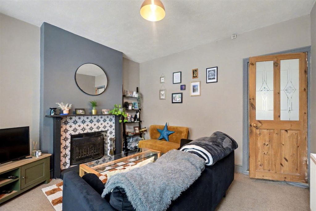 Property photo 2 of 20 Lounge_1.Jpeg