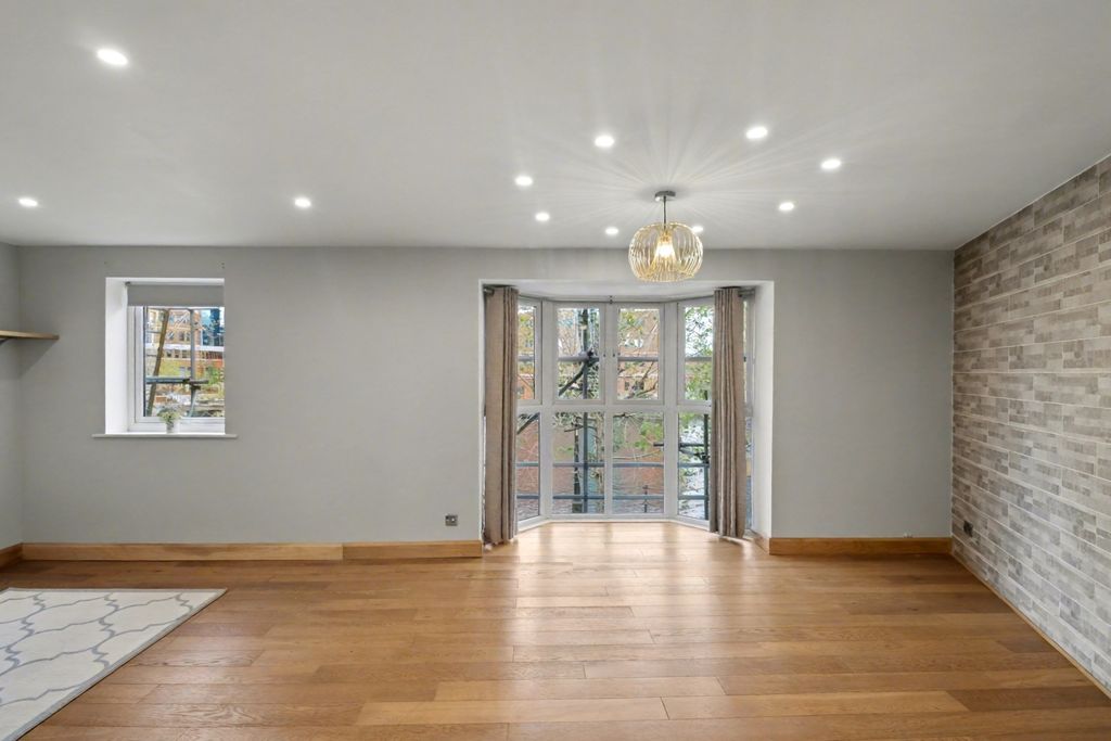 Property photo 3 of 17 Img_4650