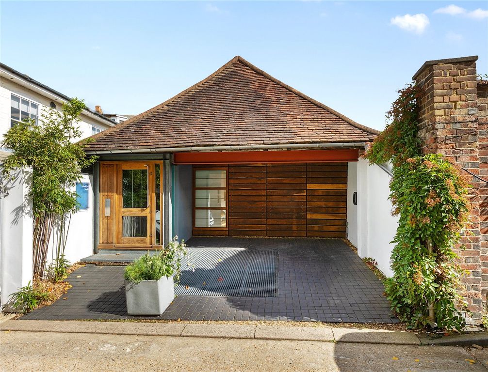 Property photo 1 of 13 Front