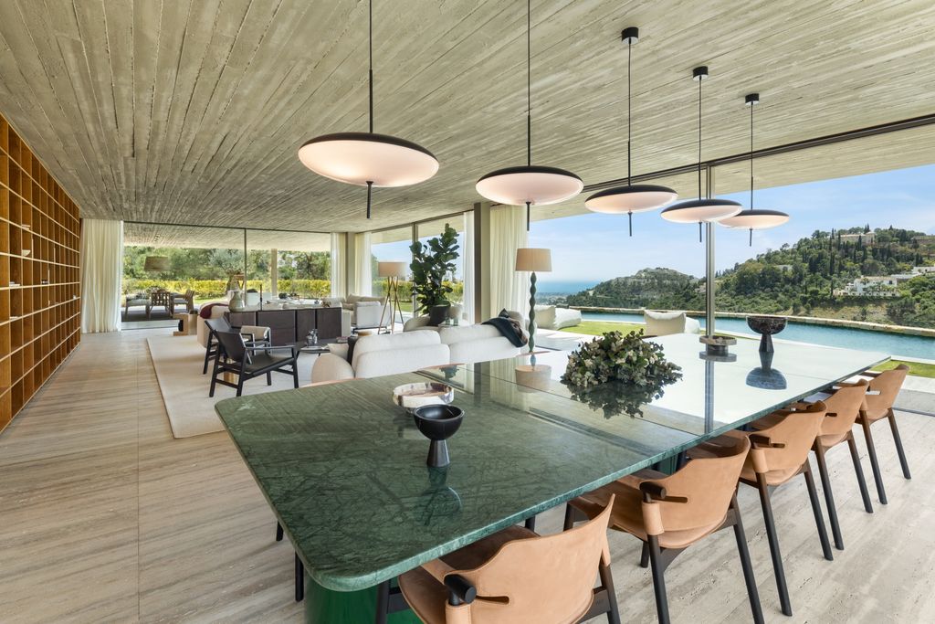 Property photo 3 of 61