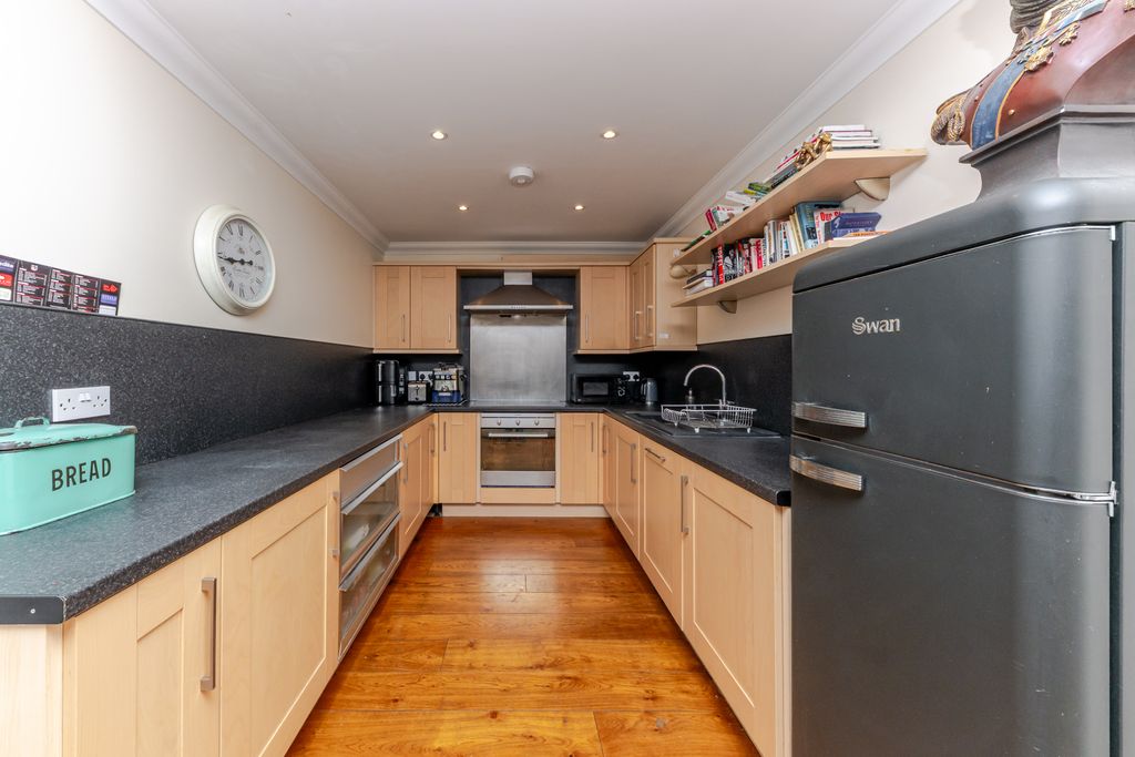Additional image 12 of 2 bed flat for salePelham Road, Cleethorpes DN35