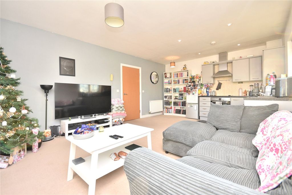 Property photo 3 of 9 Picture No. 05